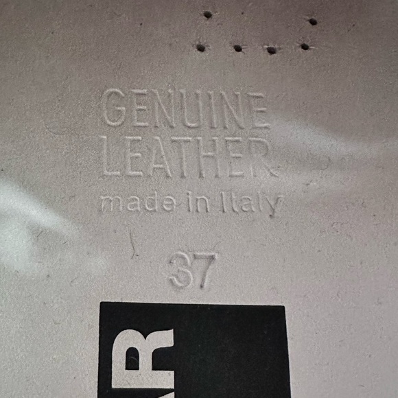 Golden Goose Velvet Superstar Trainers - Picture 7 of 7